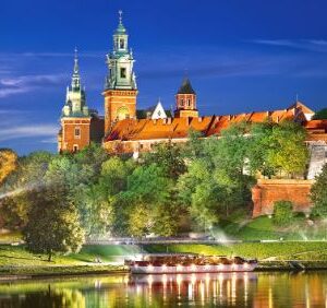 Castillo Wawel de noche Polonia